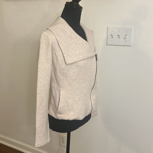 CAbi Cotton Blazer - Picture 4 of 7